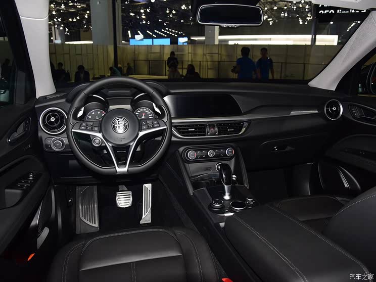 Alfa Romeo Stelvio 2017 Basic Model