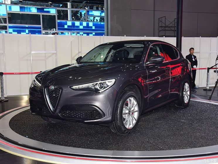 Alfa Romeo Stelvio 2017 Basic Model